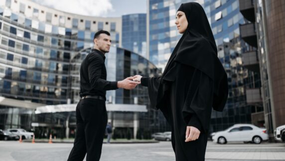 علامات-عدم-نسيان-الرجل-حبه-القديم