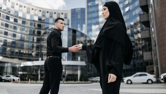 علامات-عدم-نسيان-الرجل-حبه-القديم