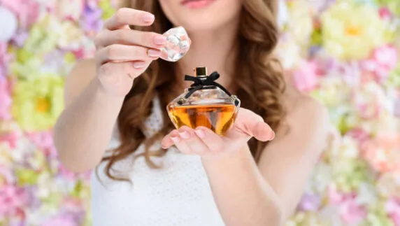 نصائح لاختيار أفضل العطور النسائية