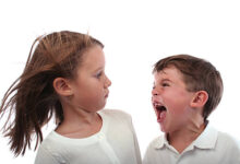 التعامل مع الطفل كثير الصراخ